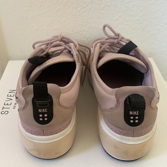 Nike shoes, size 7.5, plum color - Picture 4 of 5